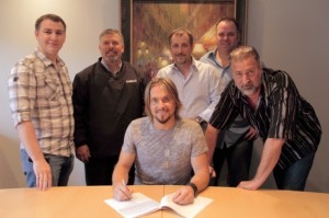 GlenSigning0_copy